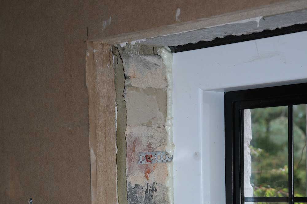 Ablak és fal közötti szigetelés